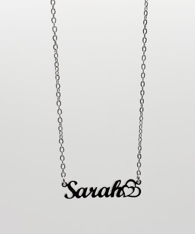 Collier personnalisable en forme de double cœur – Modèle “Lien Sacré”, bijou symbolique à graver