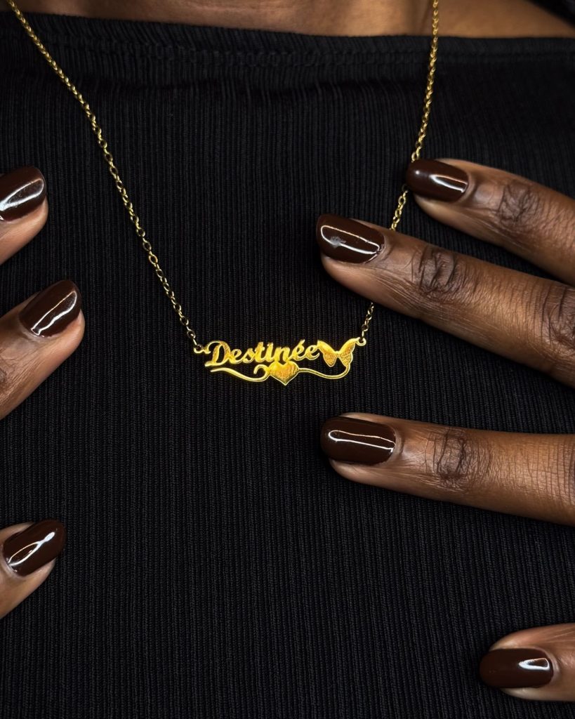 Collier personnalisable avec pendentif papillon et cœur – Modèle “Métamorphose”, bijou symbolique